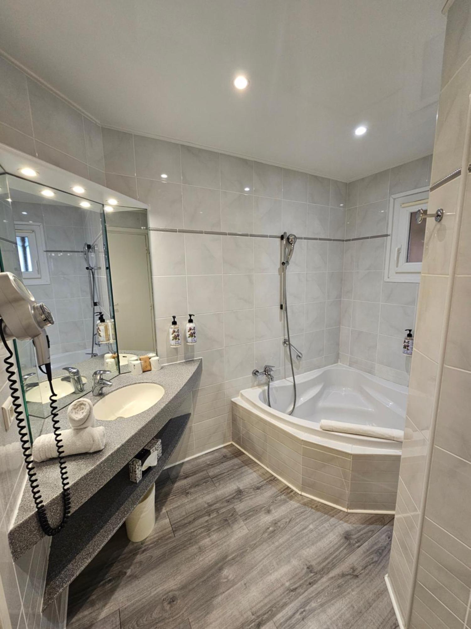 Hotel La Cote Bleue Bouzigues Zewnętrze zdjęcie
